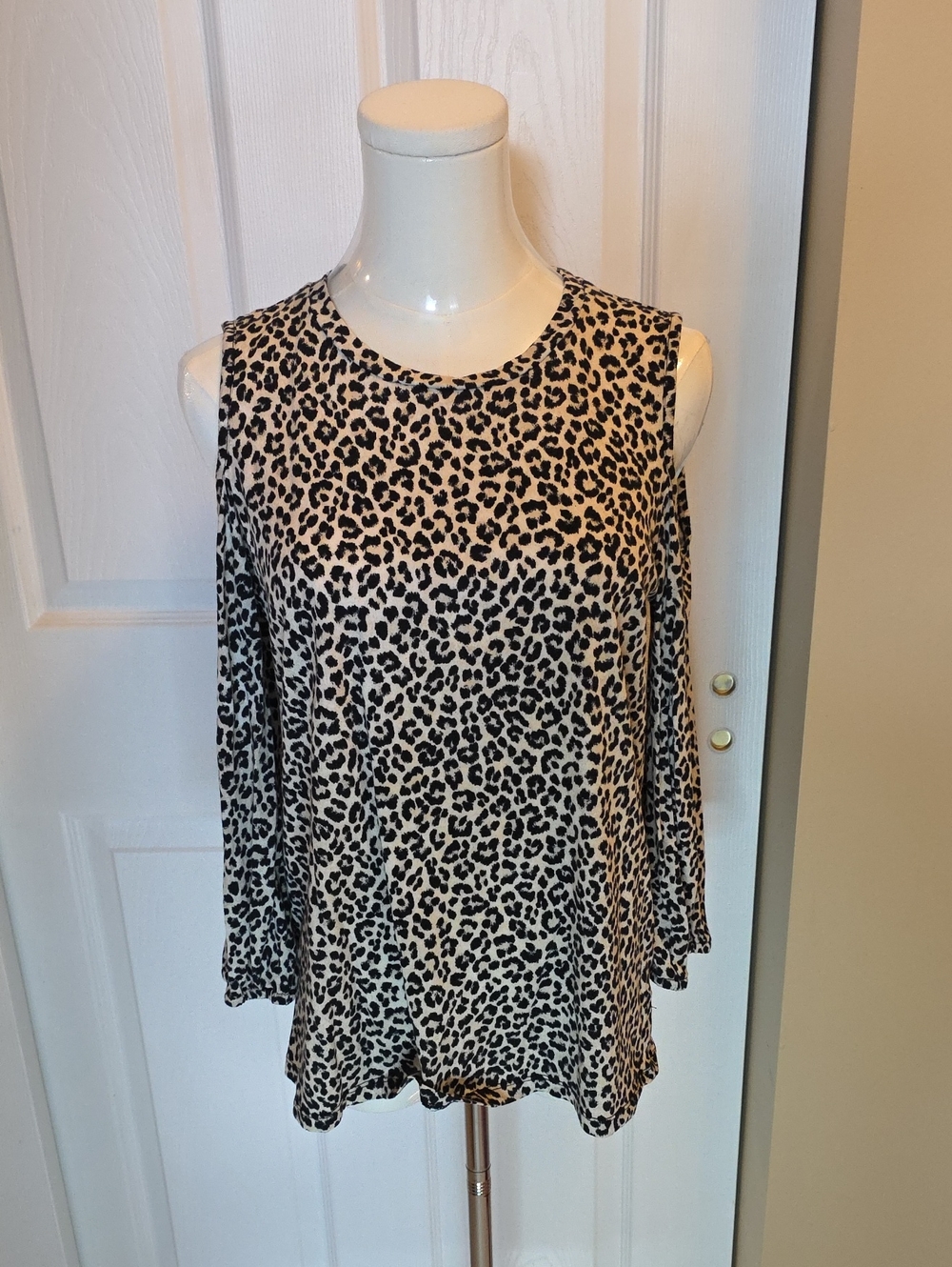 MICHAEL Michael Kors Beige and Black Leopard Cold-Shoulder Tunic